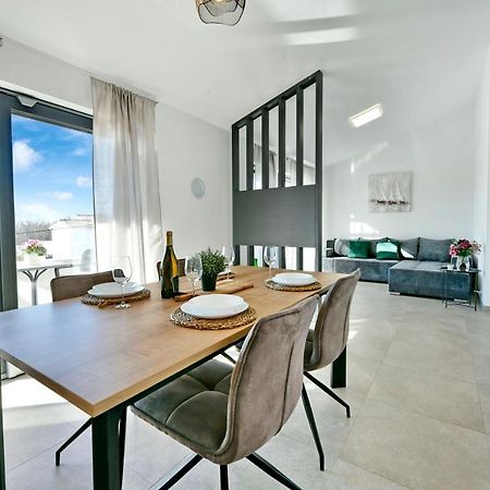 R2 Apartment By Residence Rudan Vizinada Exterior photo